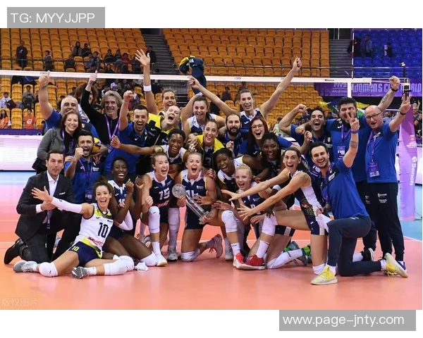 意大利媒体报道费内巴切关注埃斯波西托与斯卡马卡引援计划